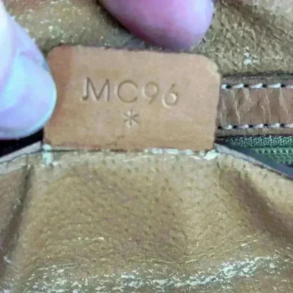 Celine Macadam vintage leather top handle bag. Great condition - gold hardware - Picture 3 of 16